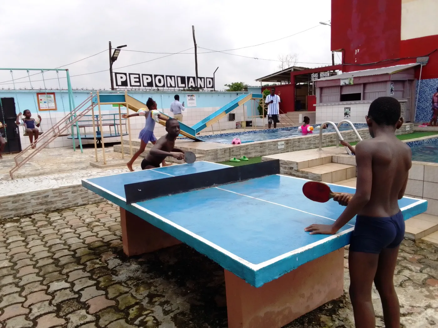 Ping-pong à PEPONLAND